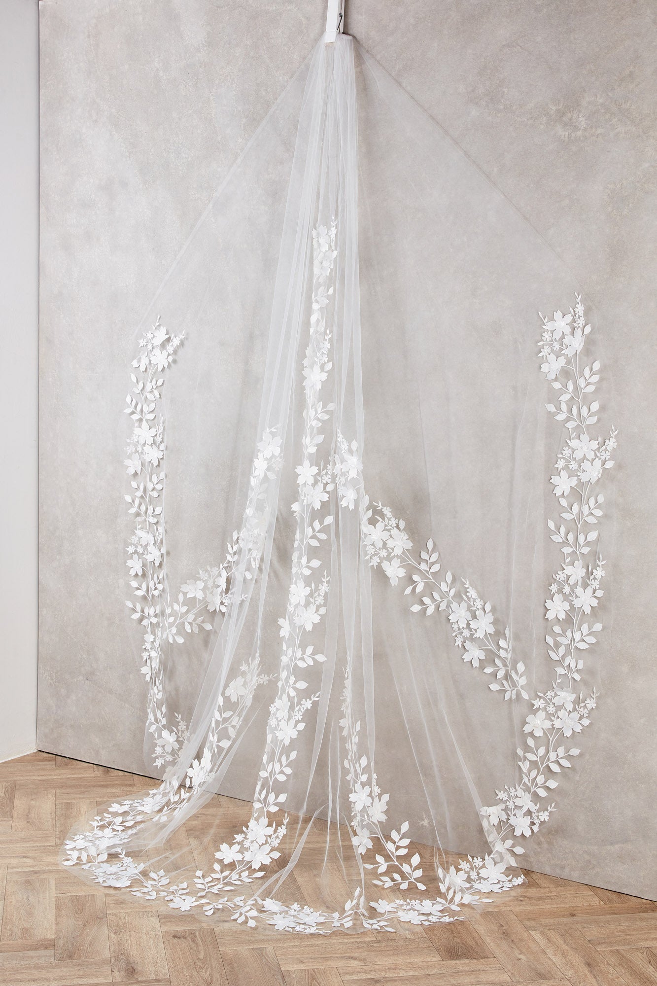 Alika (A1) Veil