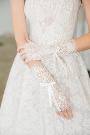Axelle Sleeves