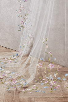 Valentina Veil (Multi)