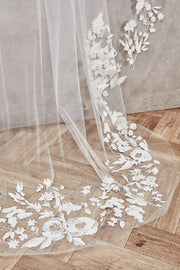 Lottie Veil