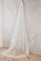 Valentina Veil (Ivory)