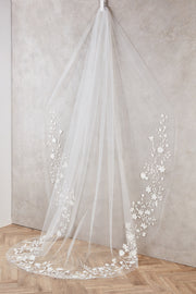 Valentina Veil (Ivory)