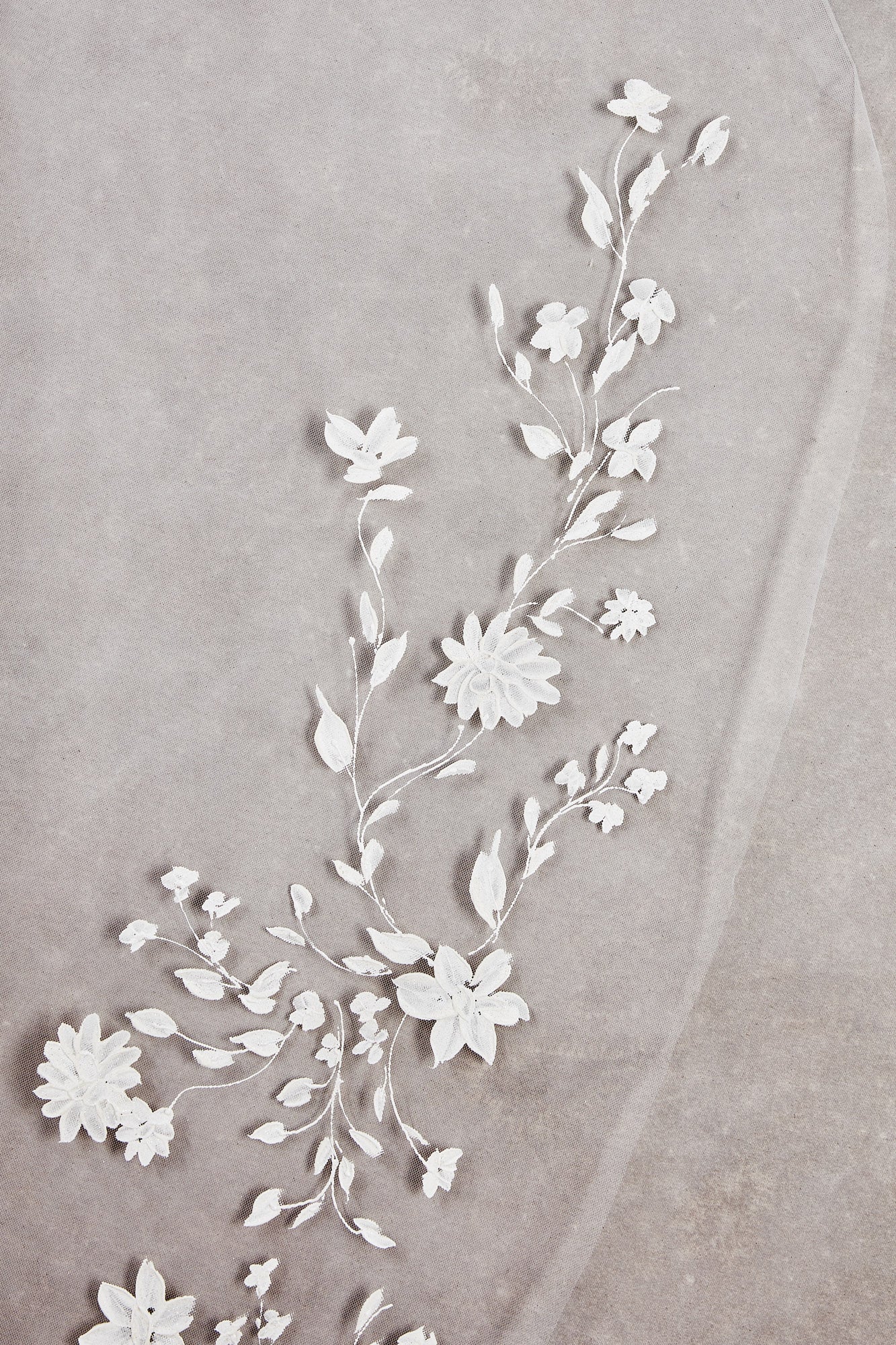 Valentina Veil (Ivory)
