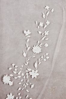 Valentina Veil (Ivory)