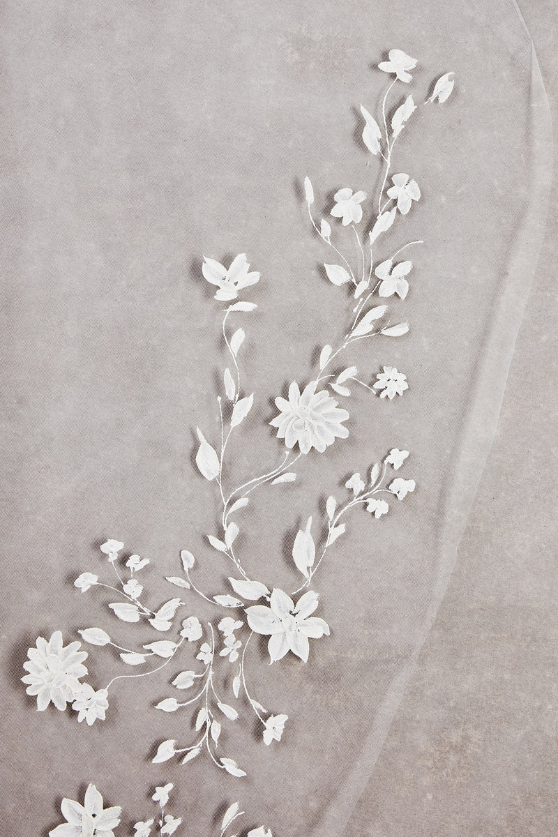 Valentina Veil (Ivory)