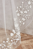Valentina Veil (Ivory)