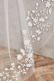 Valentina Veil (Ivory)