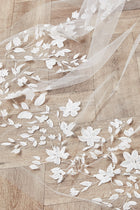 Valentina Veil (Ivory)