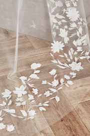 Valentina Veil (Ivory)