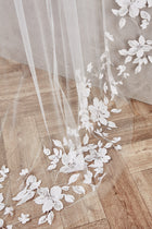 Lily Veil