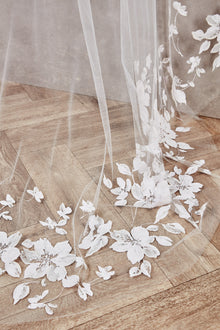 Lily Veil