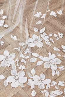 Lily Veil