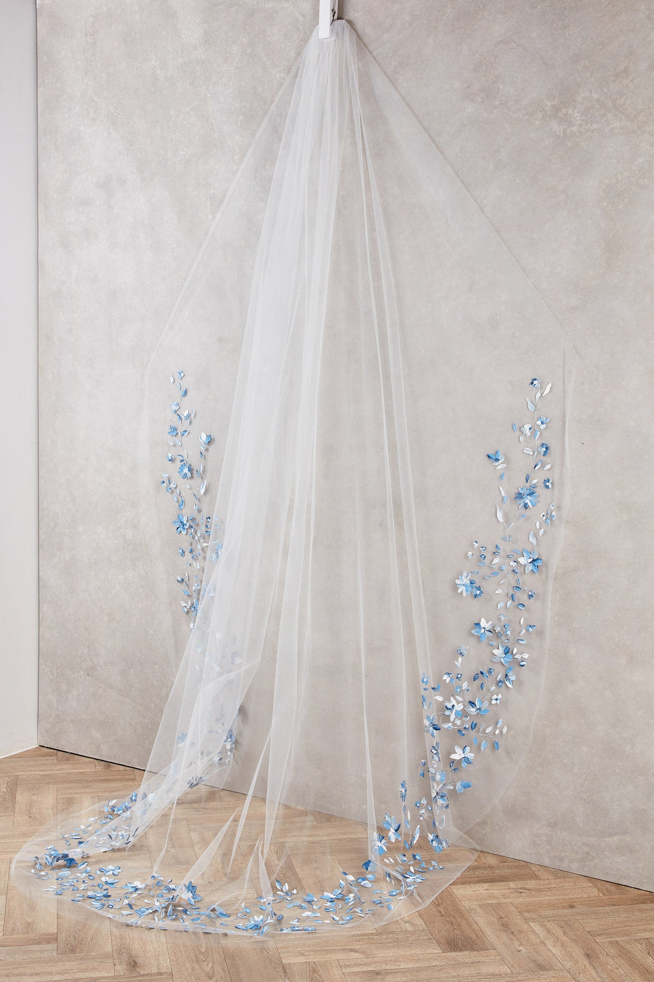Valentina Veil (Blue)