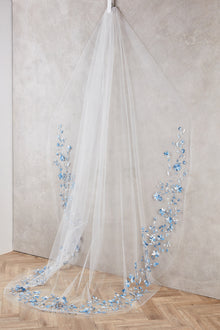 Valentina Veil (Blue)