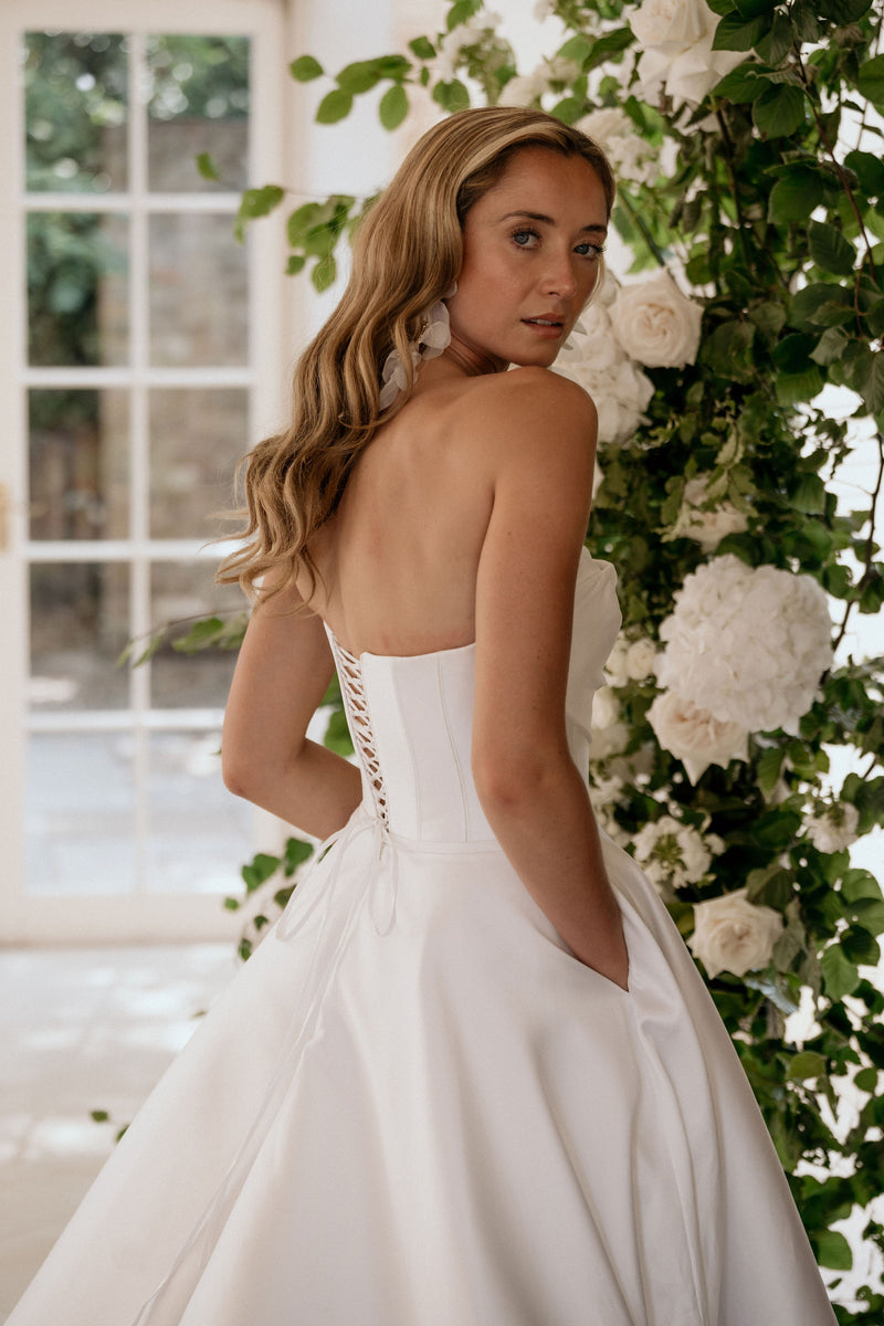 Thorn Dress (Ivory)