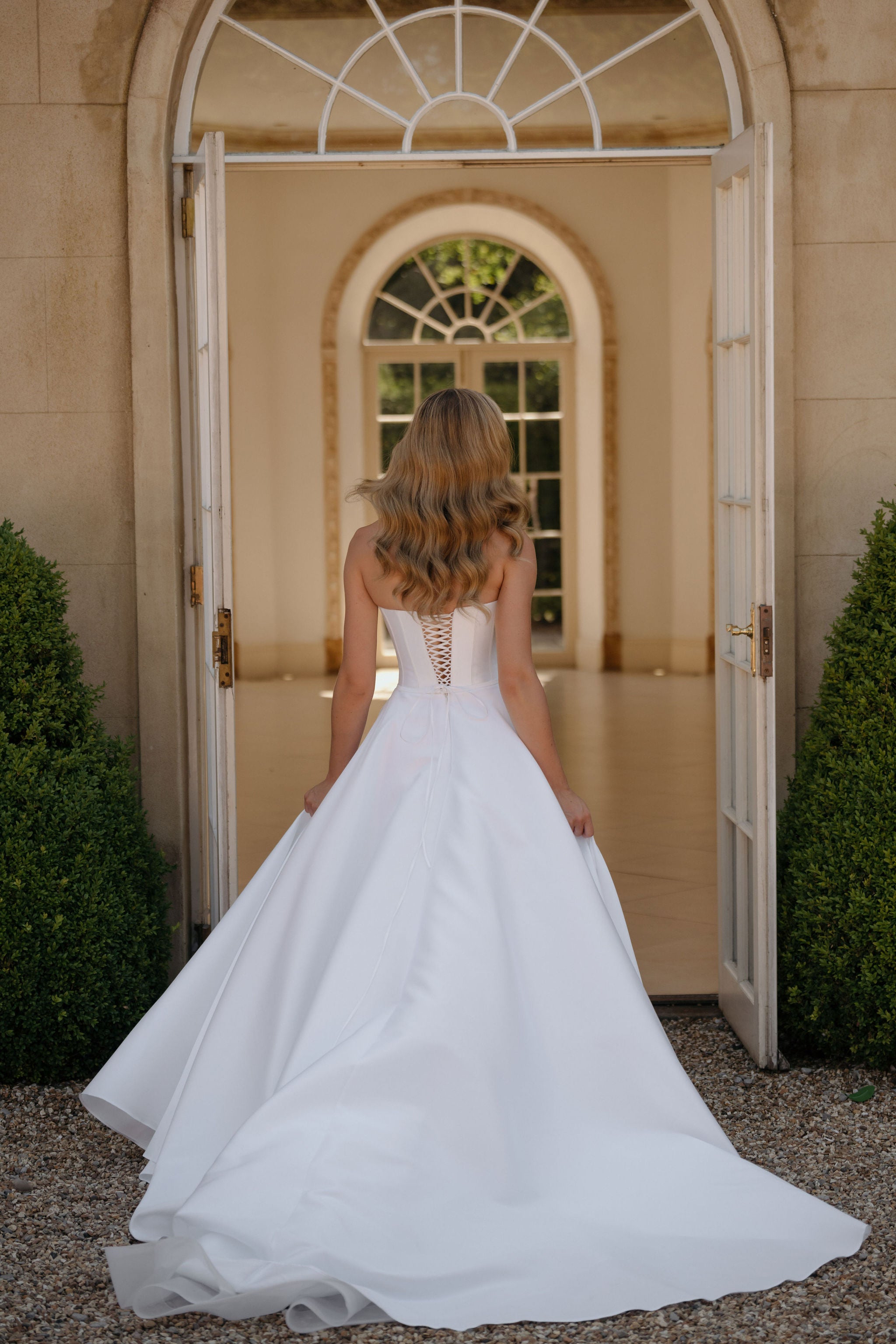 Thorn Dress (Ivory)