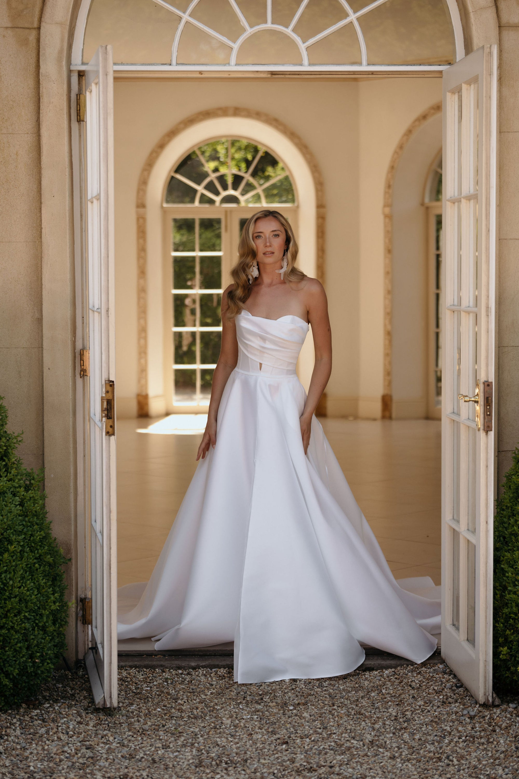 Thorn Dress (Ivory)