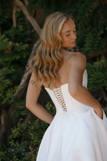 Thorn Dress (Ivory)