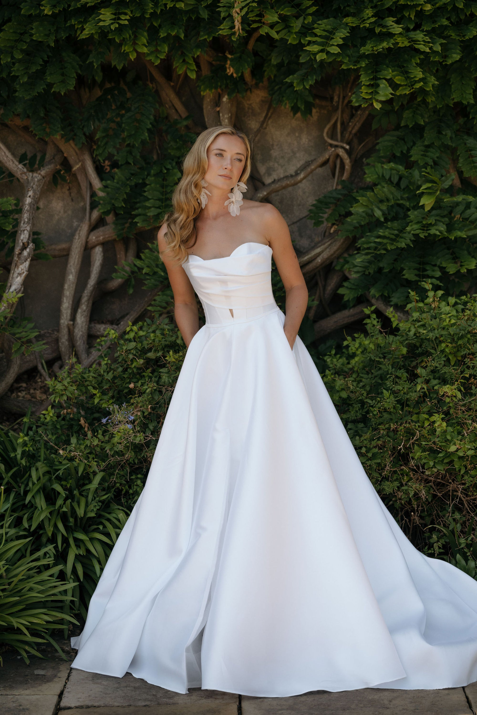 Thorn Dress (Ivory)